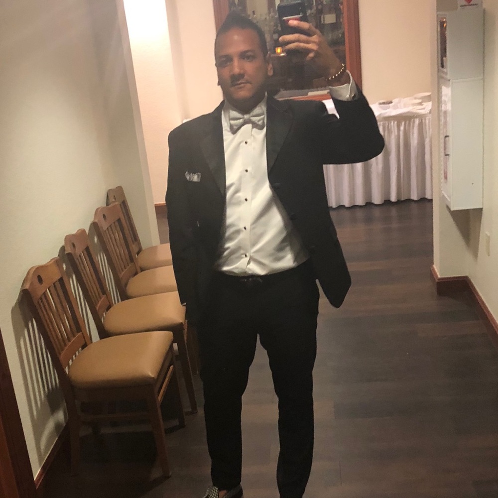 Meet your Posher, Luis